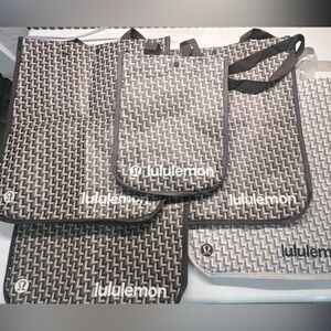 Lululemon Reusable Tote Bags Lot of 5 Grey Chevron (4 Large + 1 Small)